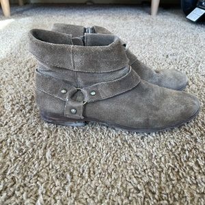 Sole society suede leather ankle boots with buckle